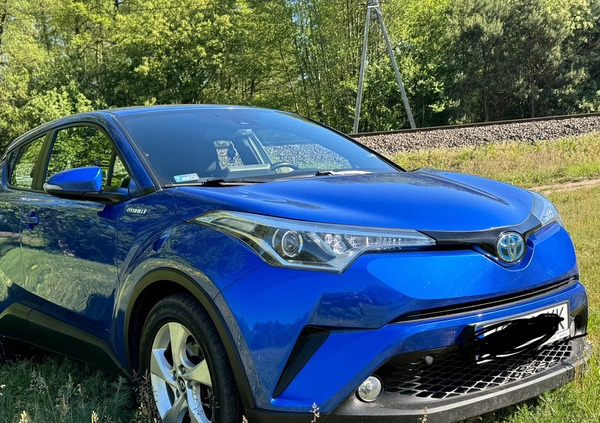 Toyota C-HR cena 77600 przebieg: 115200, rok produkcji 2018 z Konin małe 781